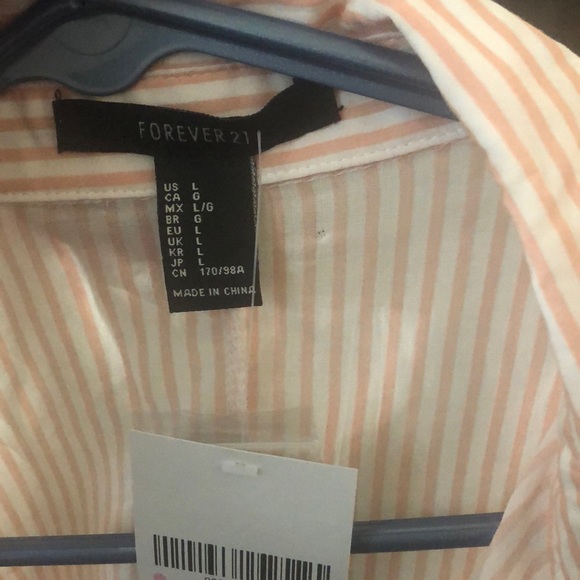 Striped cropped top with open sleeves. - Picture 7 of 9